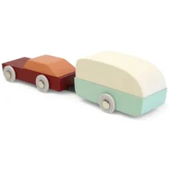 Holzauto mit Wohnwagen