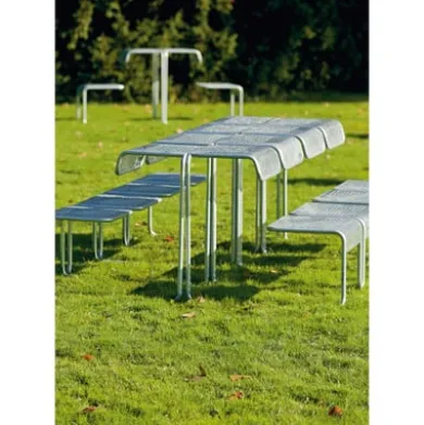 Stuhl und Tisch Basilea